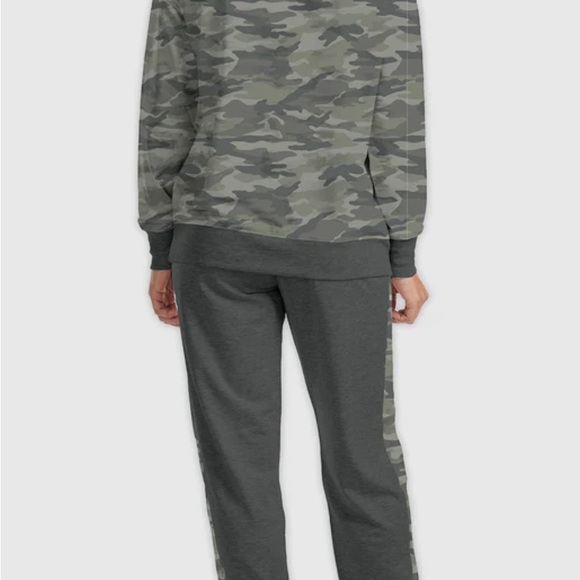 Splendid camo two-piece PJ set - Picture 4 of 5